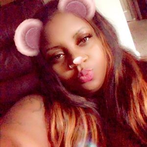 Meet your Posher, Latisha